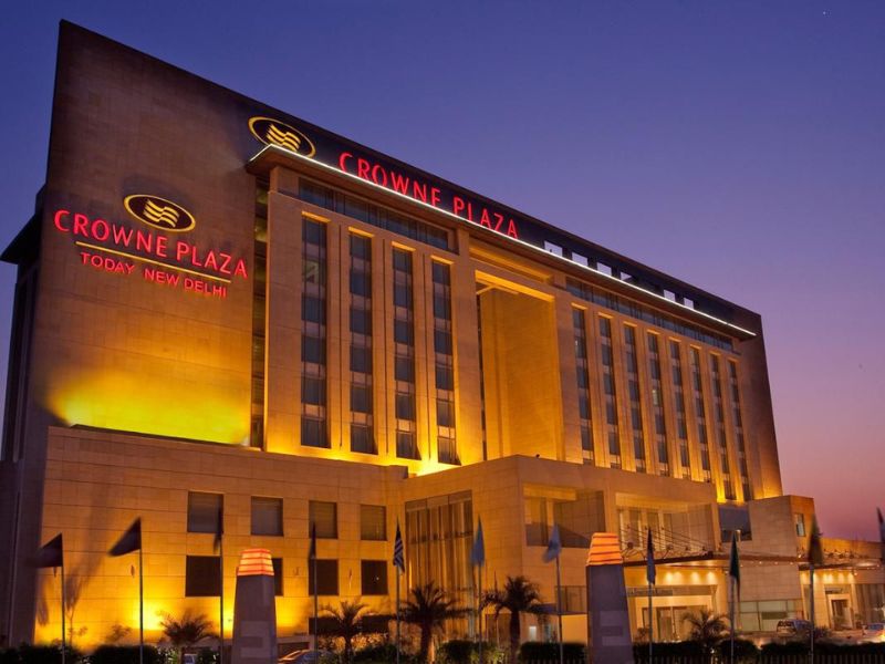 Kirti Verma Ahmedabad escorts hotel partner � Hotel Crowne Plaza